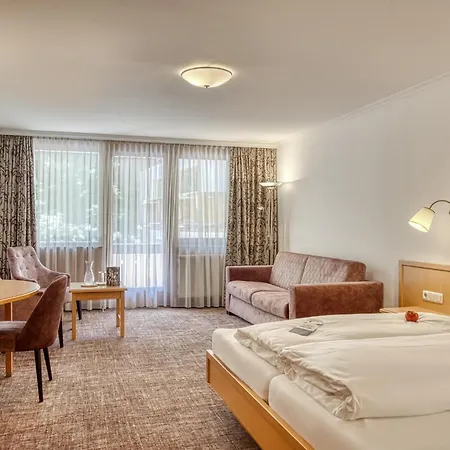 Alte Post Hotel 4*